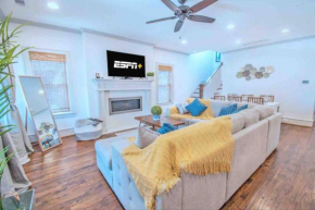 Luxury Executive Home - 300 yds from Katy Trail